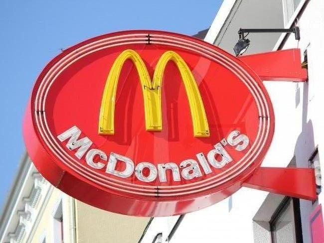 medium_Ausleger_Lichtwerbung_Rosenkranz_McDonalds.webp